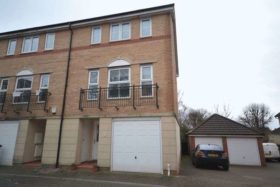 4 bedroom Terraced for sale